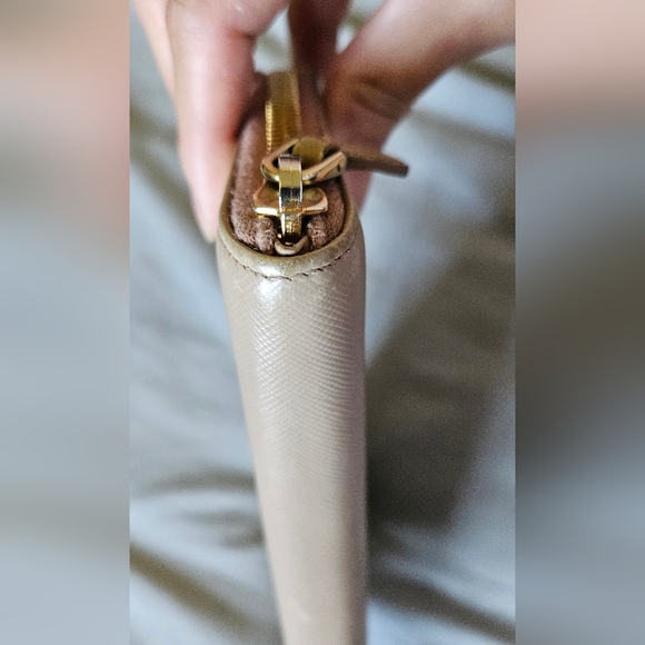 Prada Wallet - Picture 2 of 15